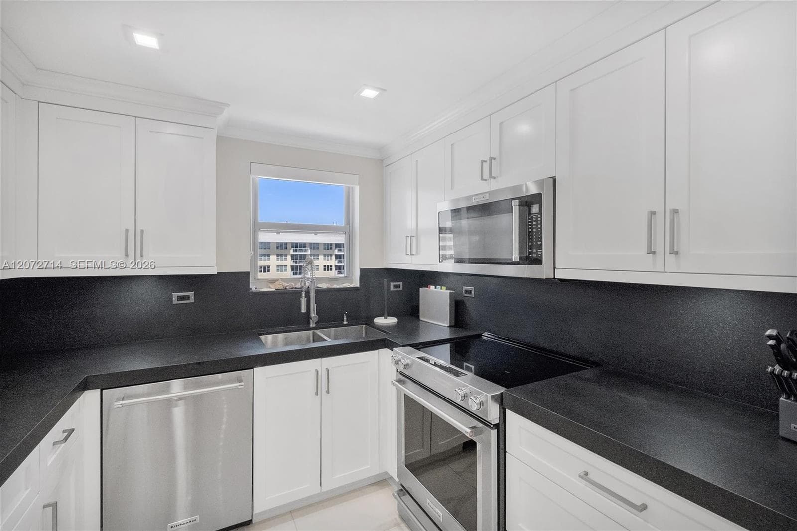 5555 Collins Ave 16B photo 8