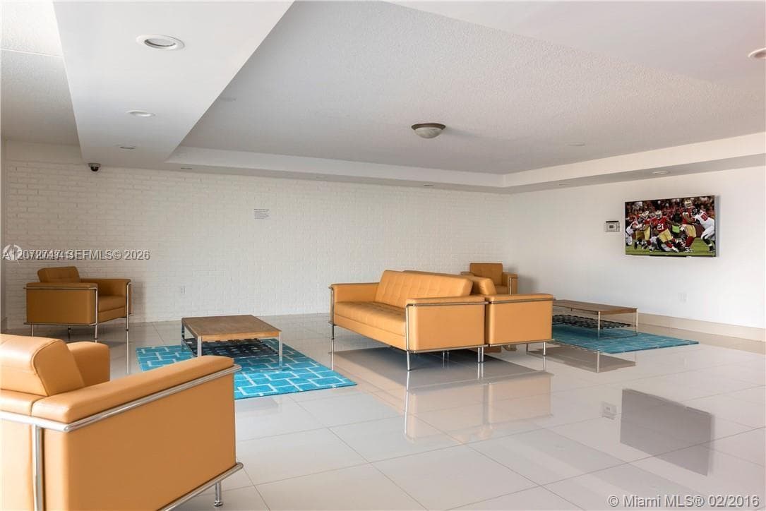 345 Ocean Dr 408 photo 23