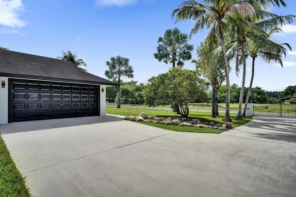 16137 E Aintree Drive photo 11