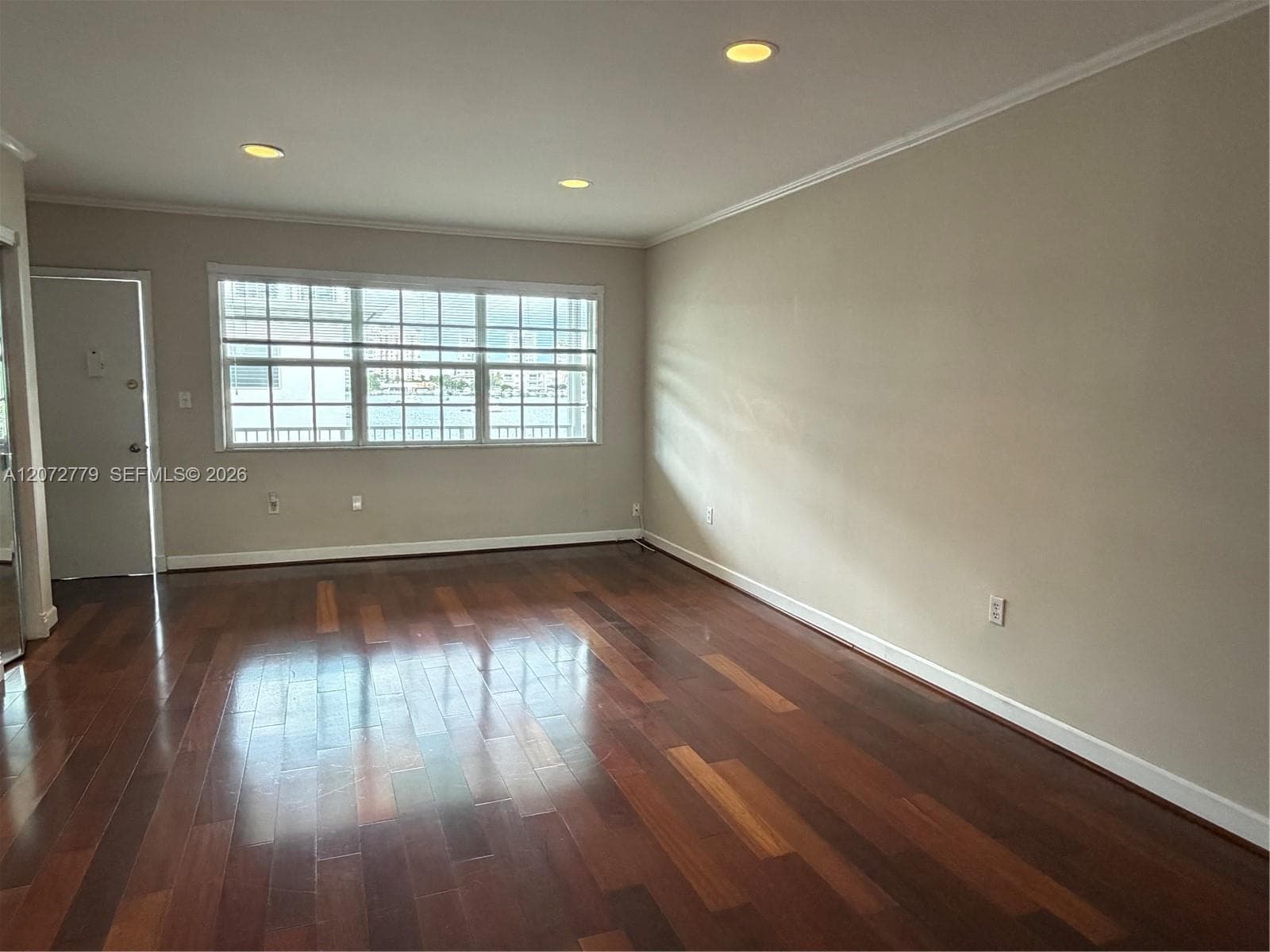 462 Golden Isles Dr 305 photo 6