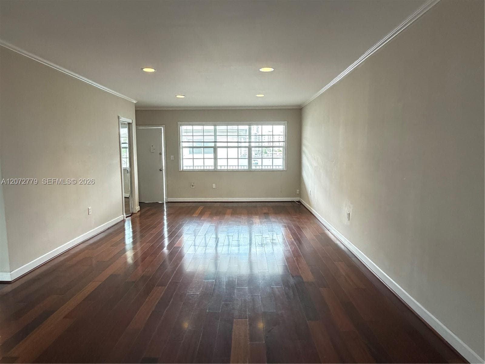 462 Golden Isles Dr 305 photo 7