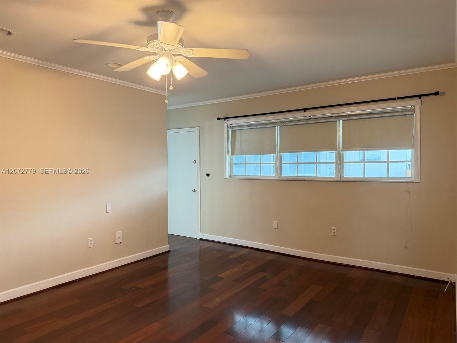 462 Golden Isles Dr 305 photo 14