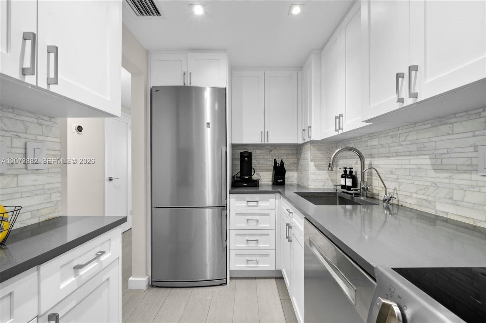 2899 Collins Ave 1624 photo 7