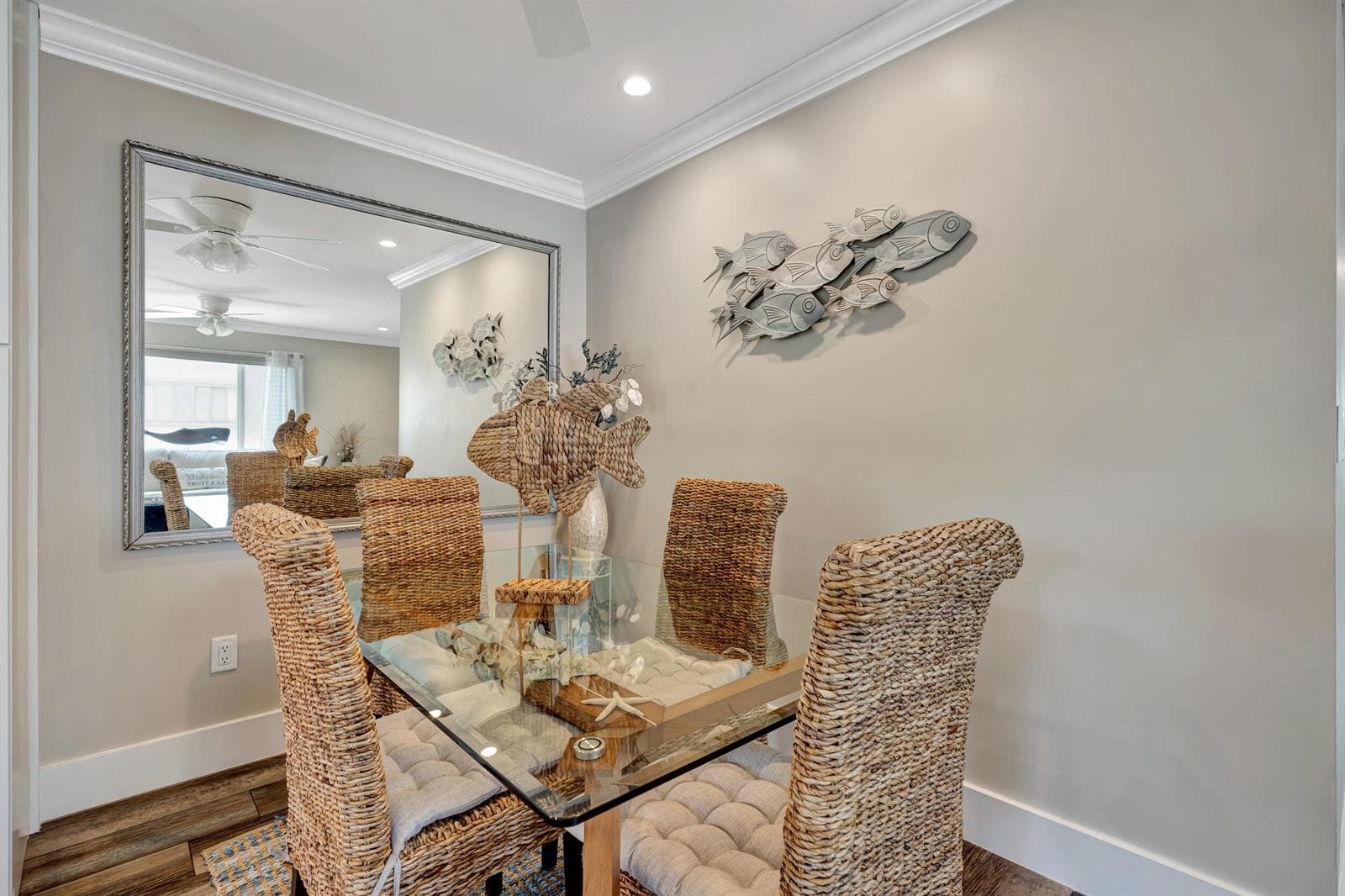 110 SHORE Court 201 photo 18