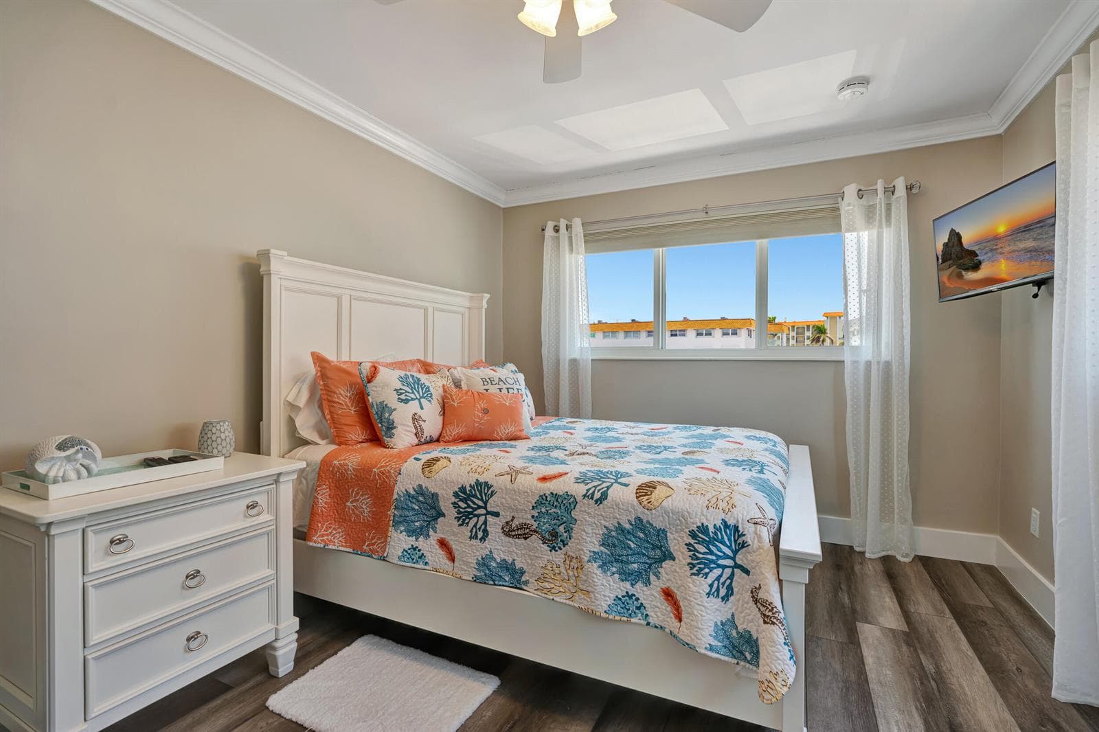 110 SHORE Court 201 photo 25