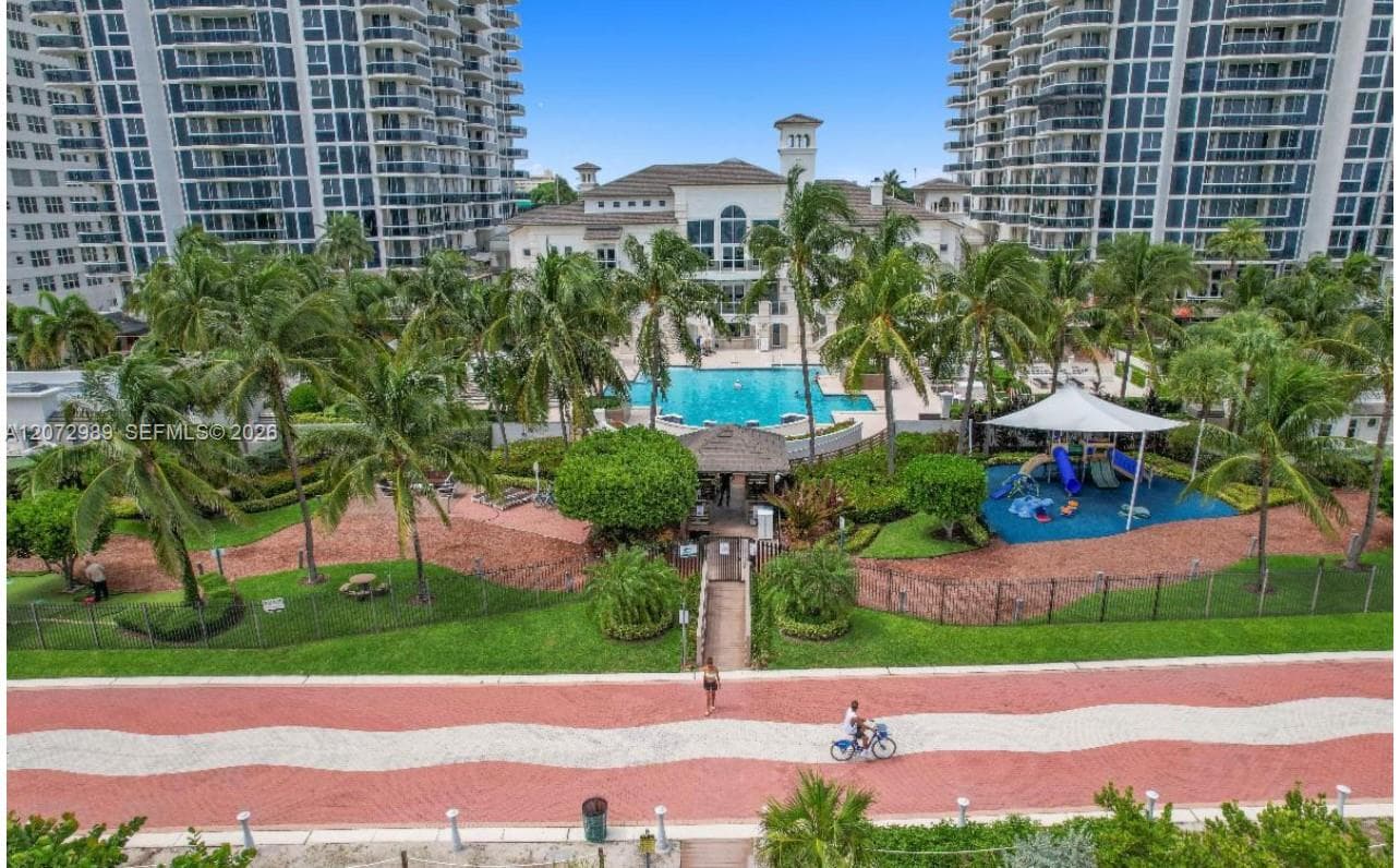 4775 Collins Ave 502 photo 2