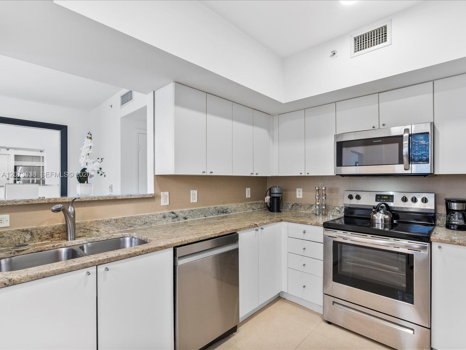 17375 Collins Ave 808 photo 13