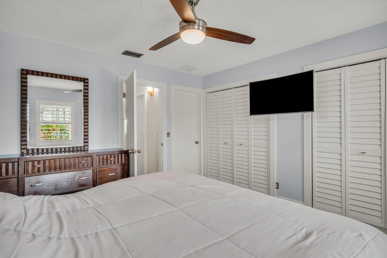 9409 S OCEAN Drive 31 photo 24