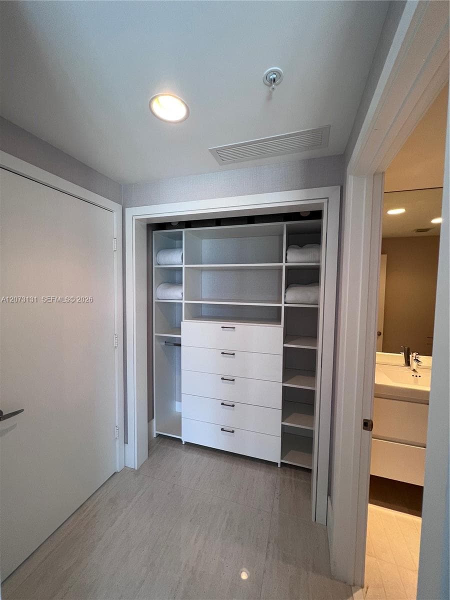 17301 Biscayne Blvd 1402 photo 23