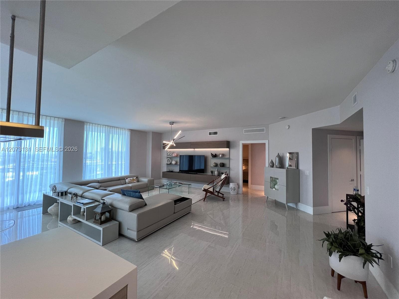 17301 Biscayne Blvd 1402 photo 3