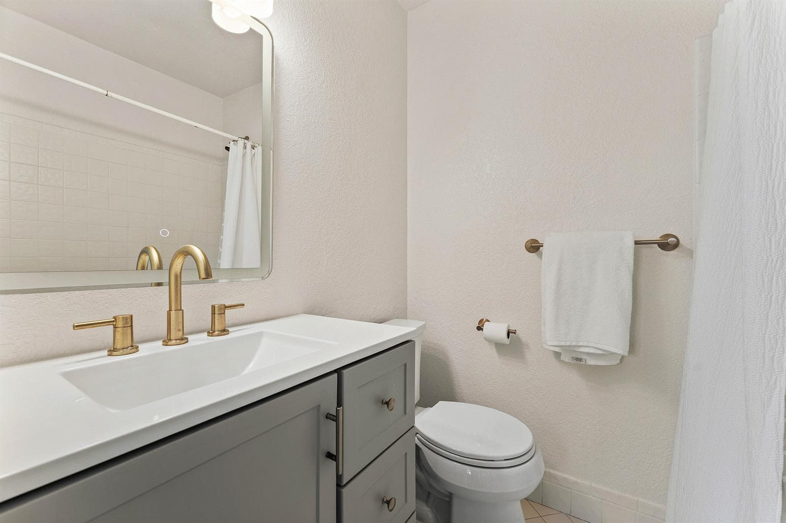 968 Jeffery Street photo 17
