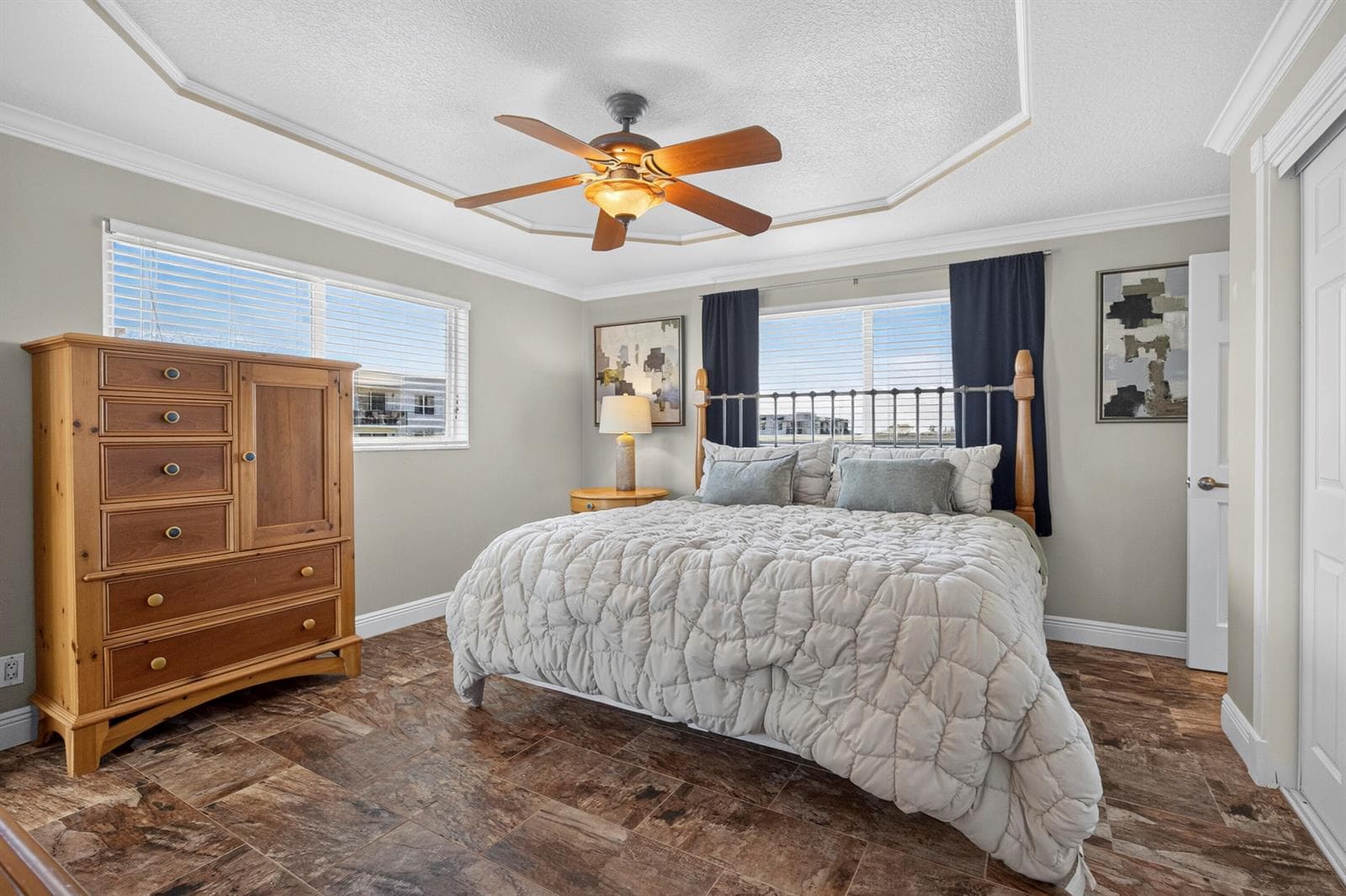 1206 S LAKE Drive 504 photo 17