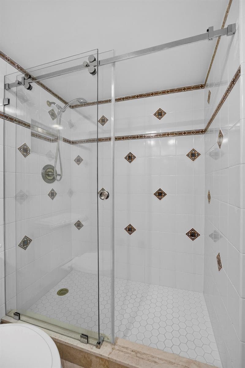 1206 S LAKE Drive 504 photo 16