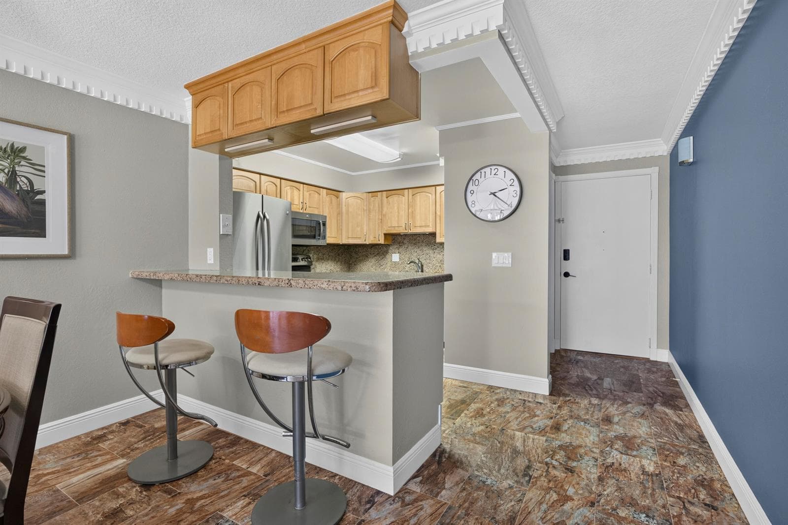 1206 S LAKE Drive 504 photo 3