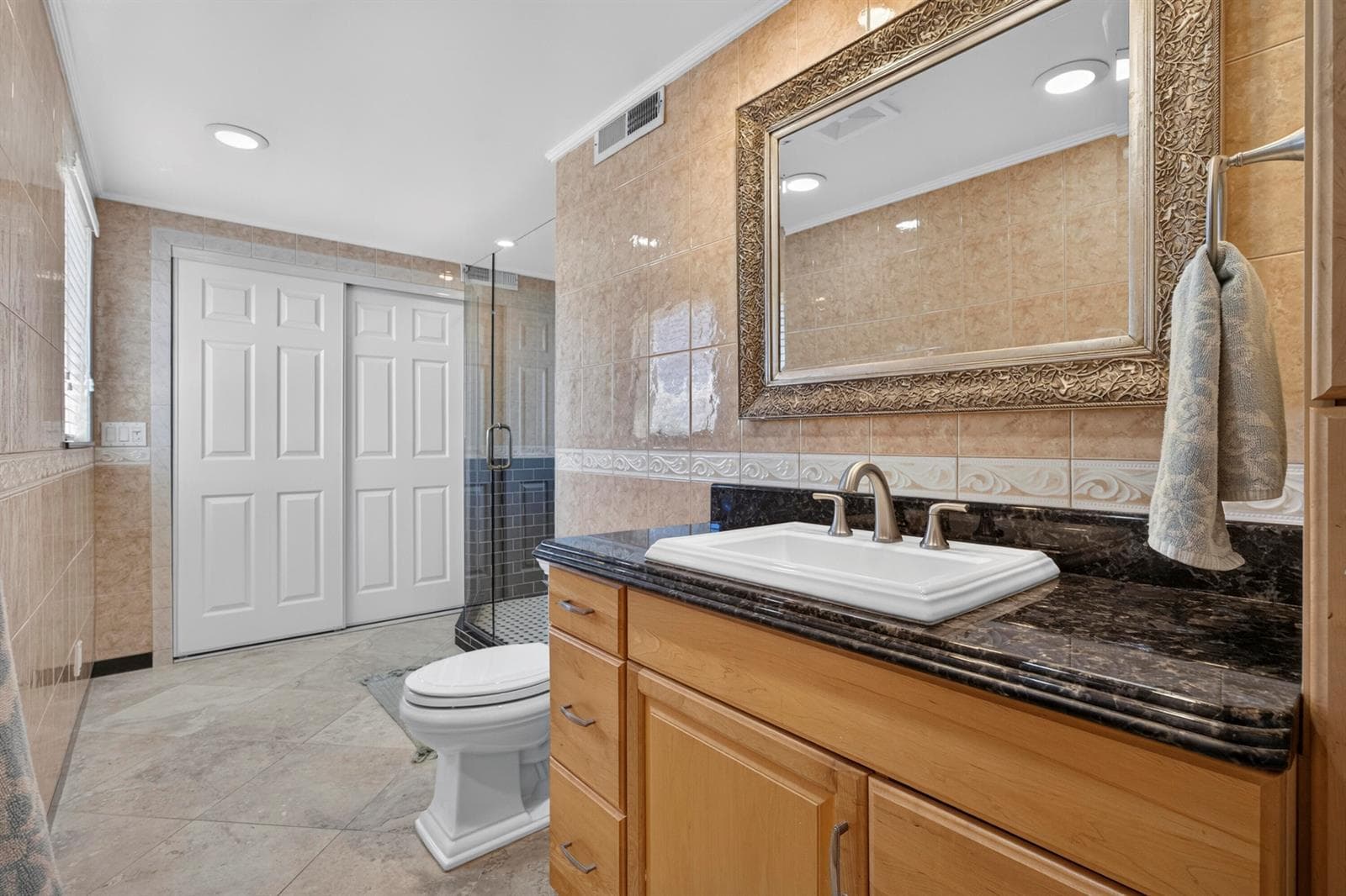 1206 S LAKE Drive 504 photo 20