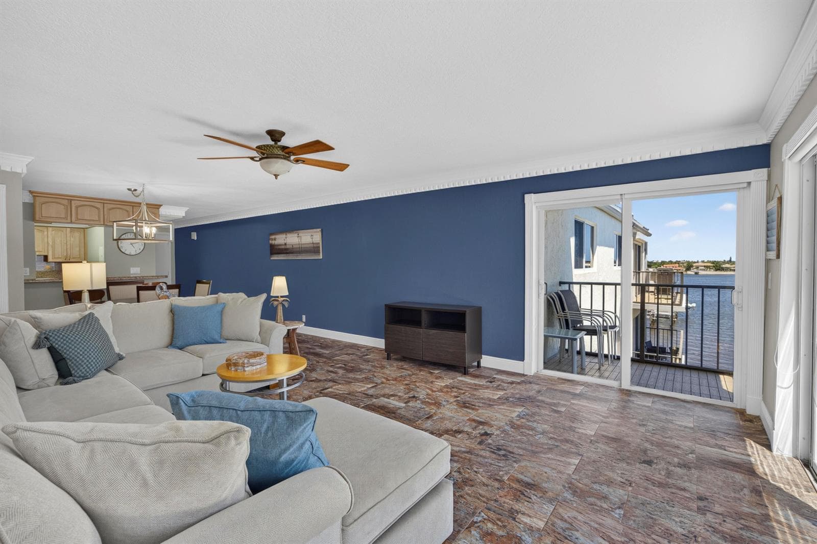 1206 S LAKE Drive 504 photo 11