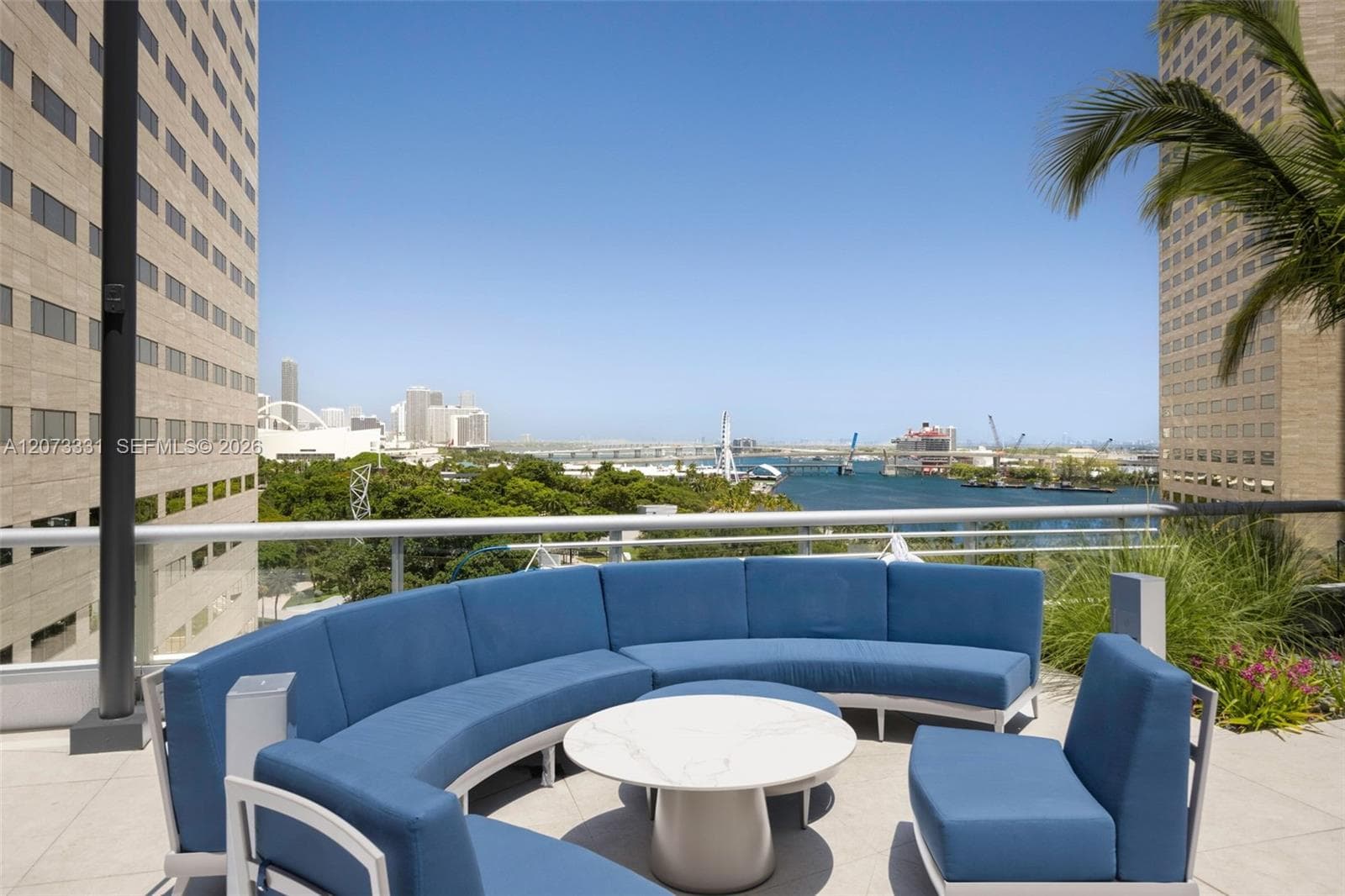 335 S Biscayne Blvd 2805 photo 23
