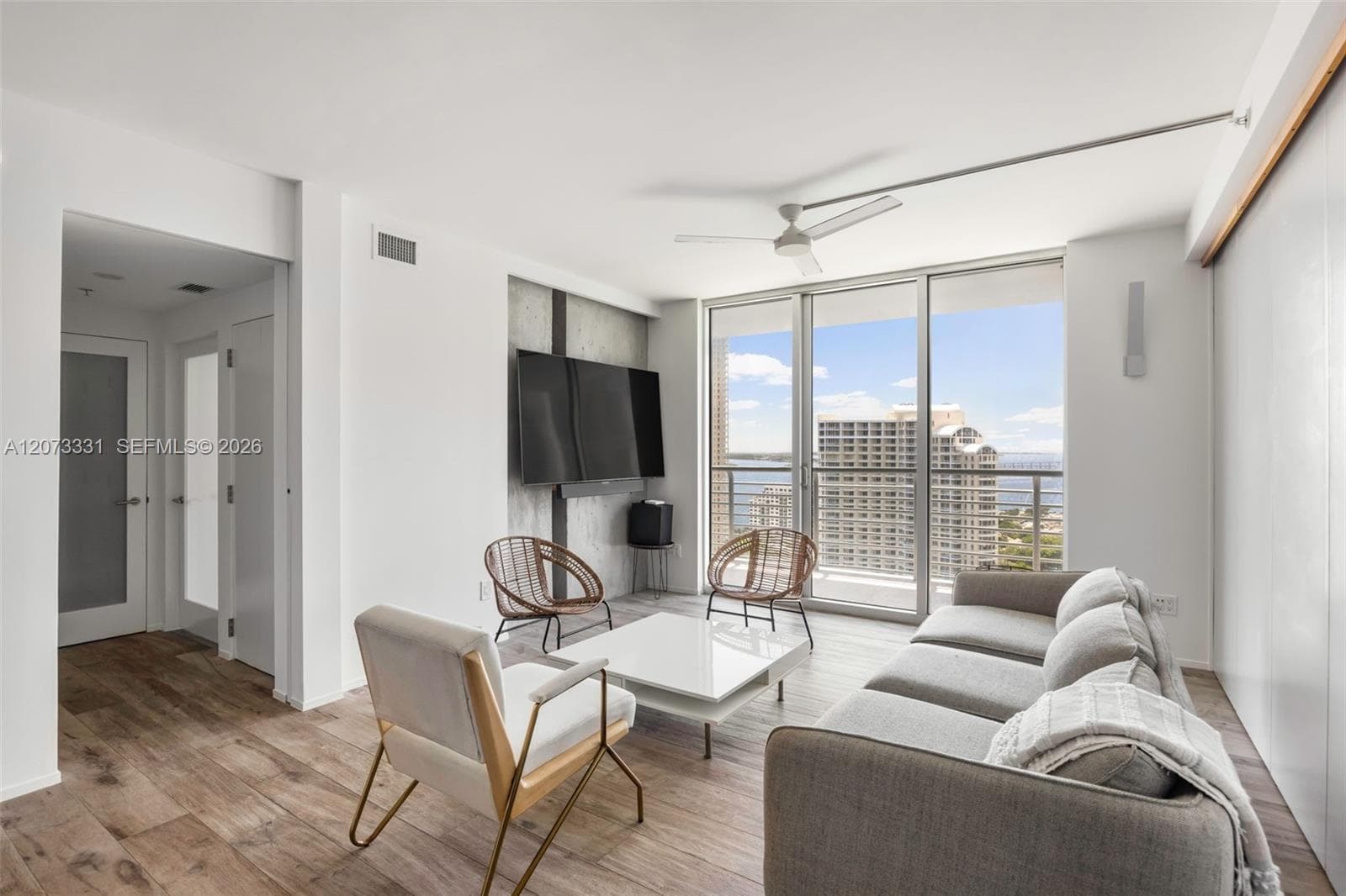 335 S Biscayne Blvd 2805 photo 3