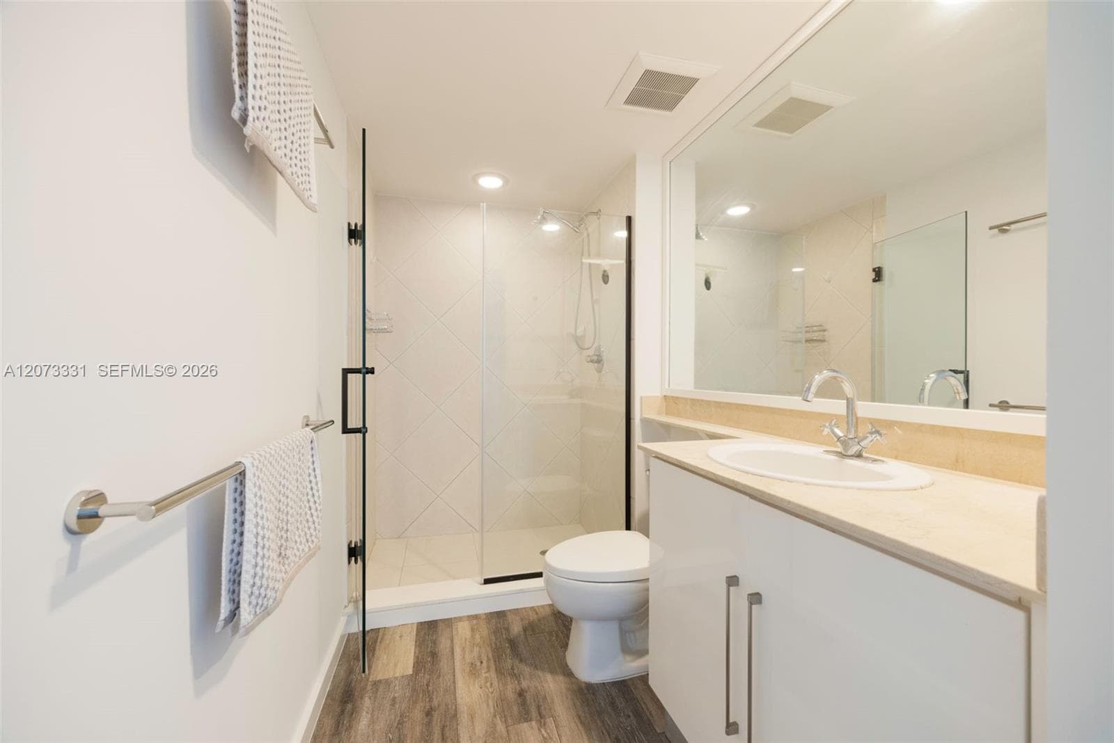 335 S Biscayne Blvd 2805 photo 18