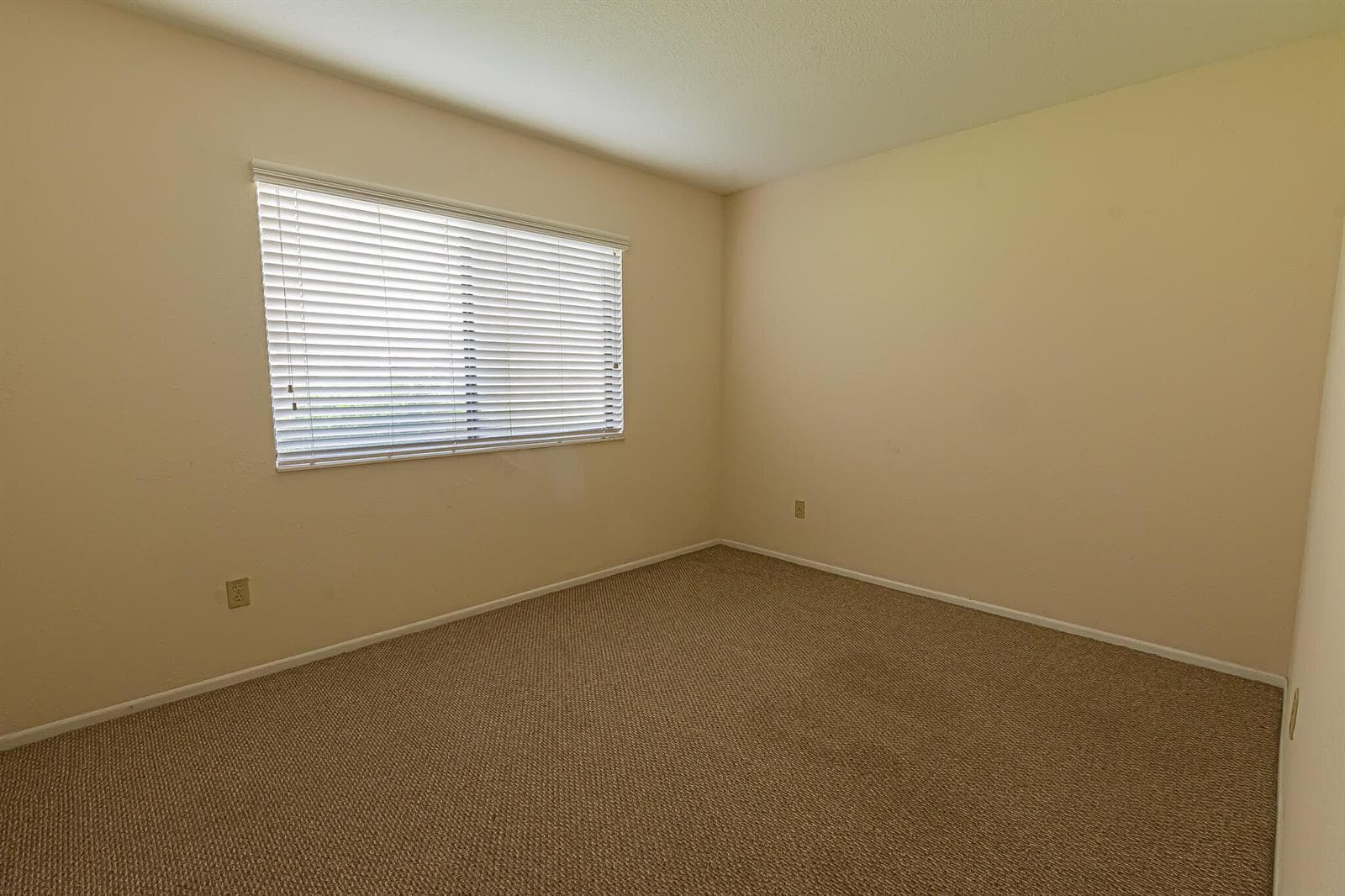 1566 SE Dewberry Court photo 16