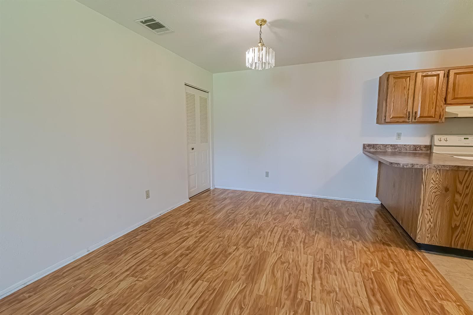 1566 SE Dewberry Court photo 7