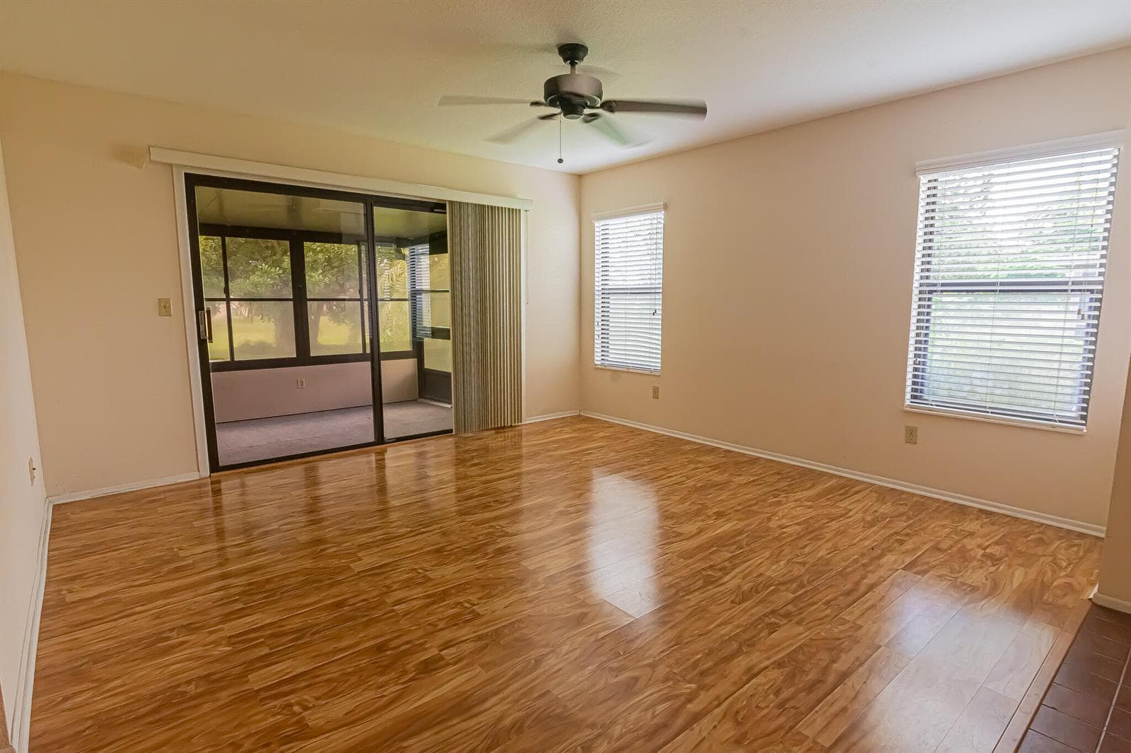 1566 SE Dewberry Court photo 5