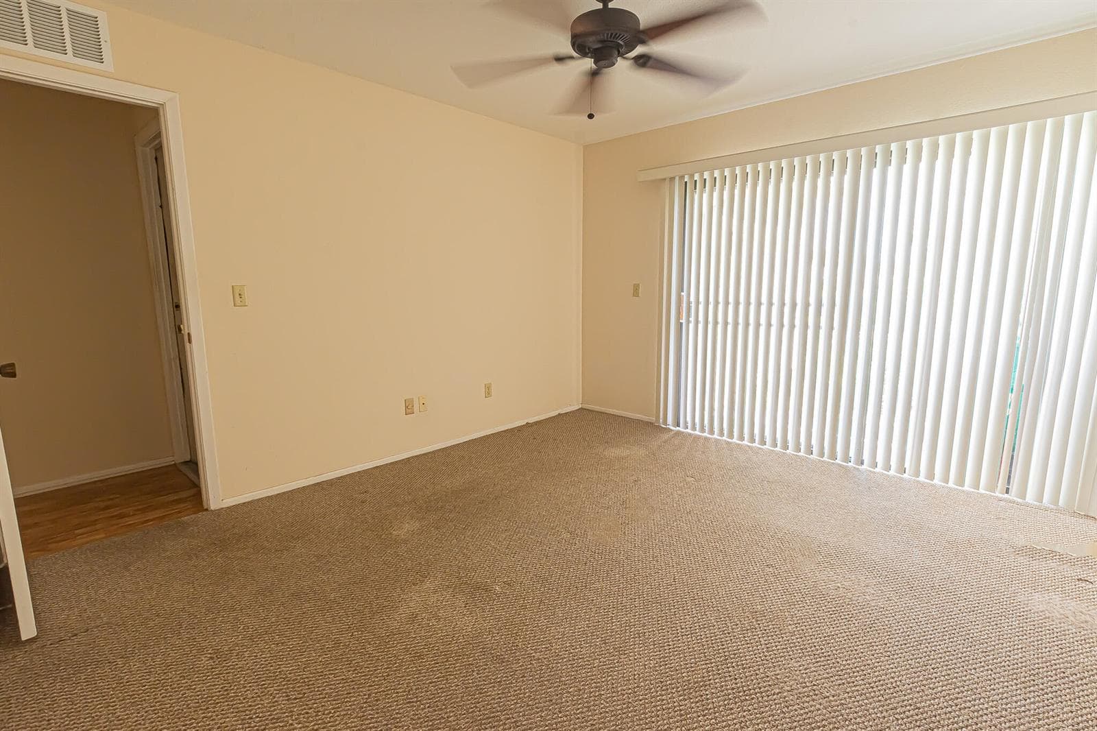 1566 SE Dewberry Court photo 11