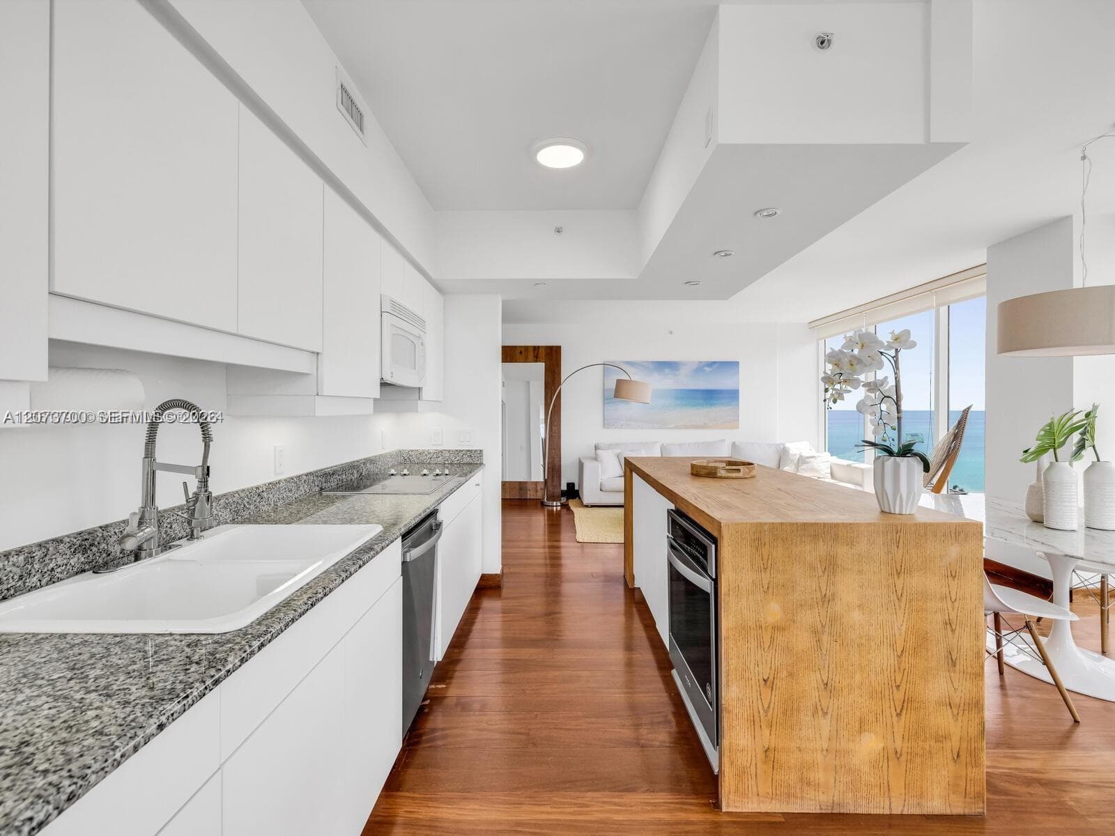 4779 Collins Ave 1005 photo 6