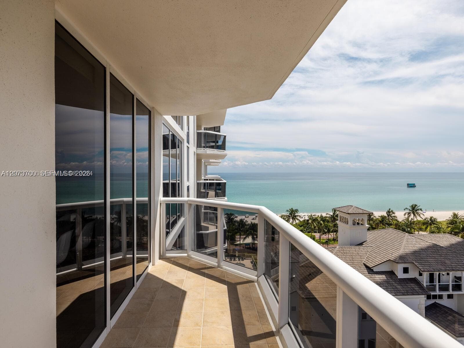 4779 Collins Ave 1005 photo 17