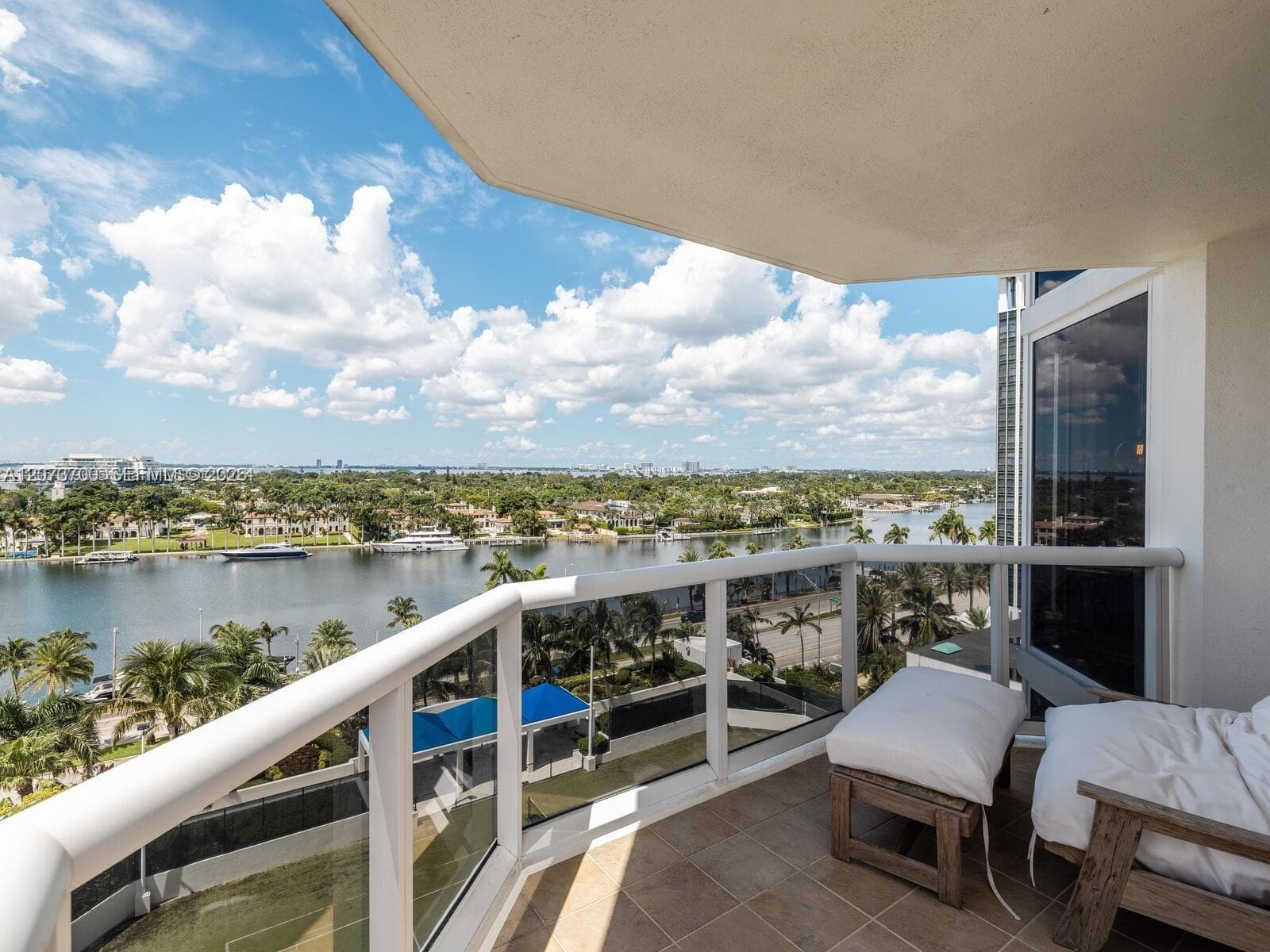 4779 Collins Ave 1005 photo 18