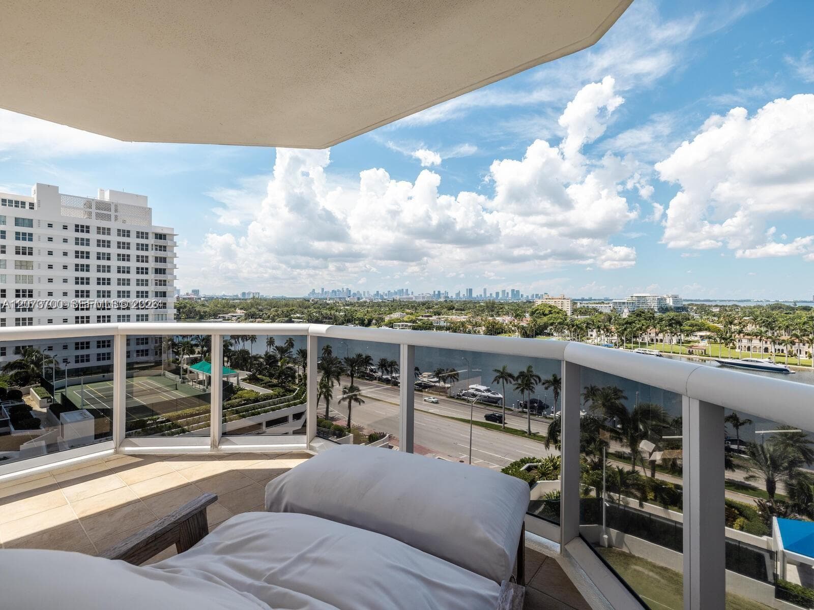 4779 Collins Ave 1005 photo 19
