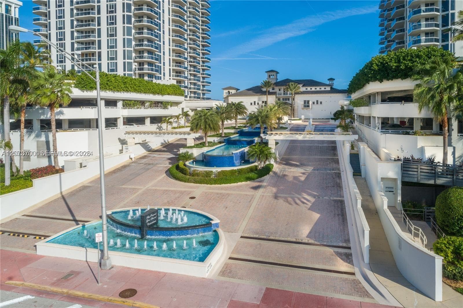 4779 Collins Ave 1005 photo 21