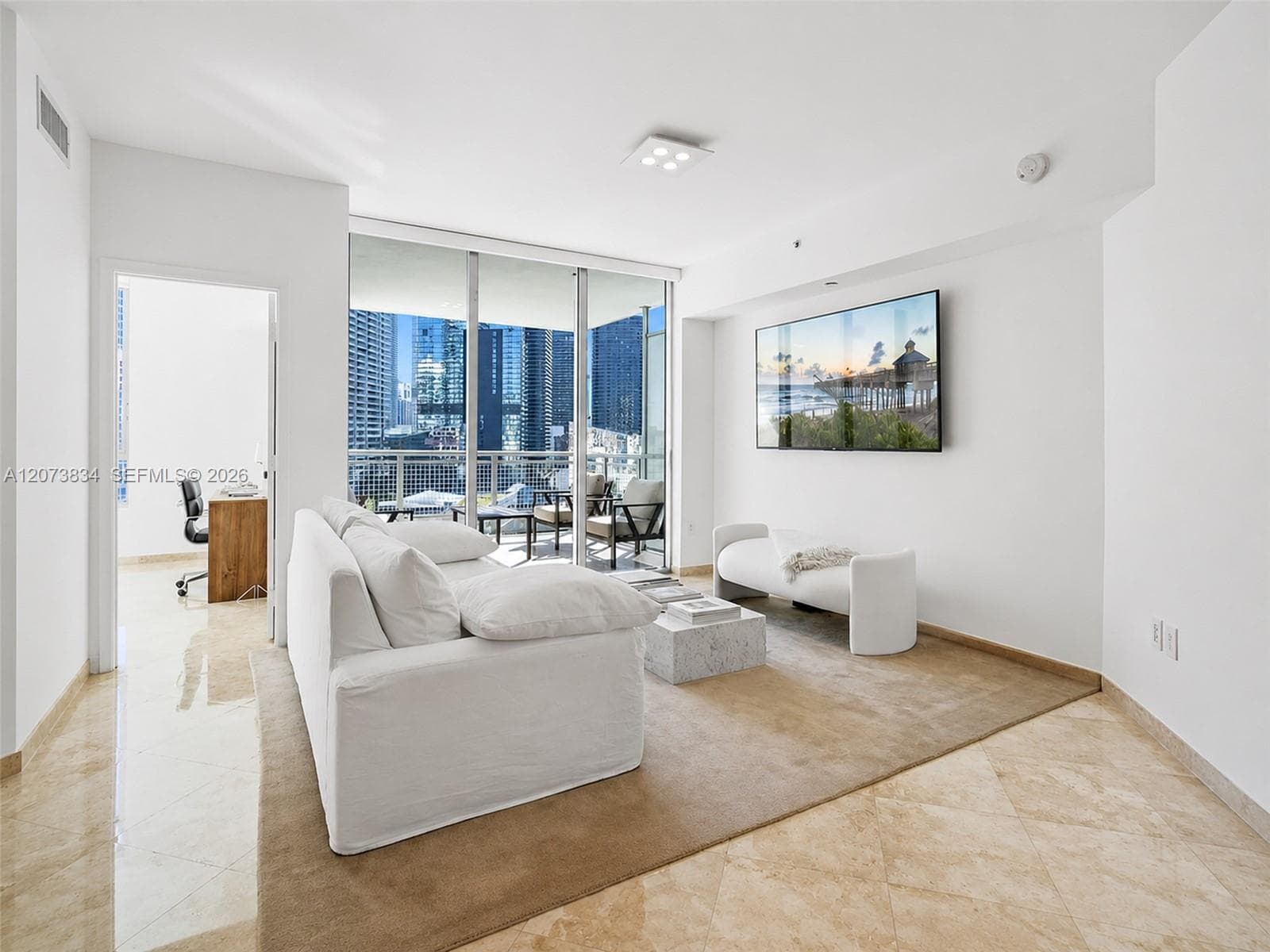 350 S Miami Ave 2304 photo 3