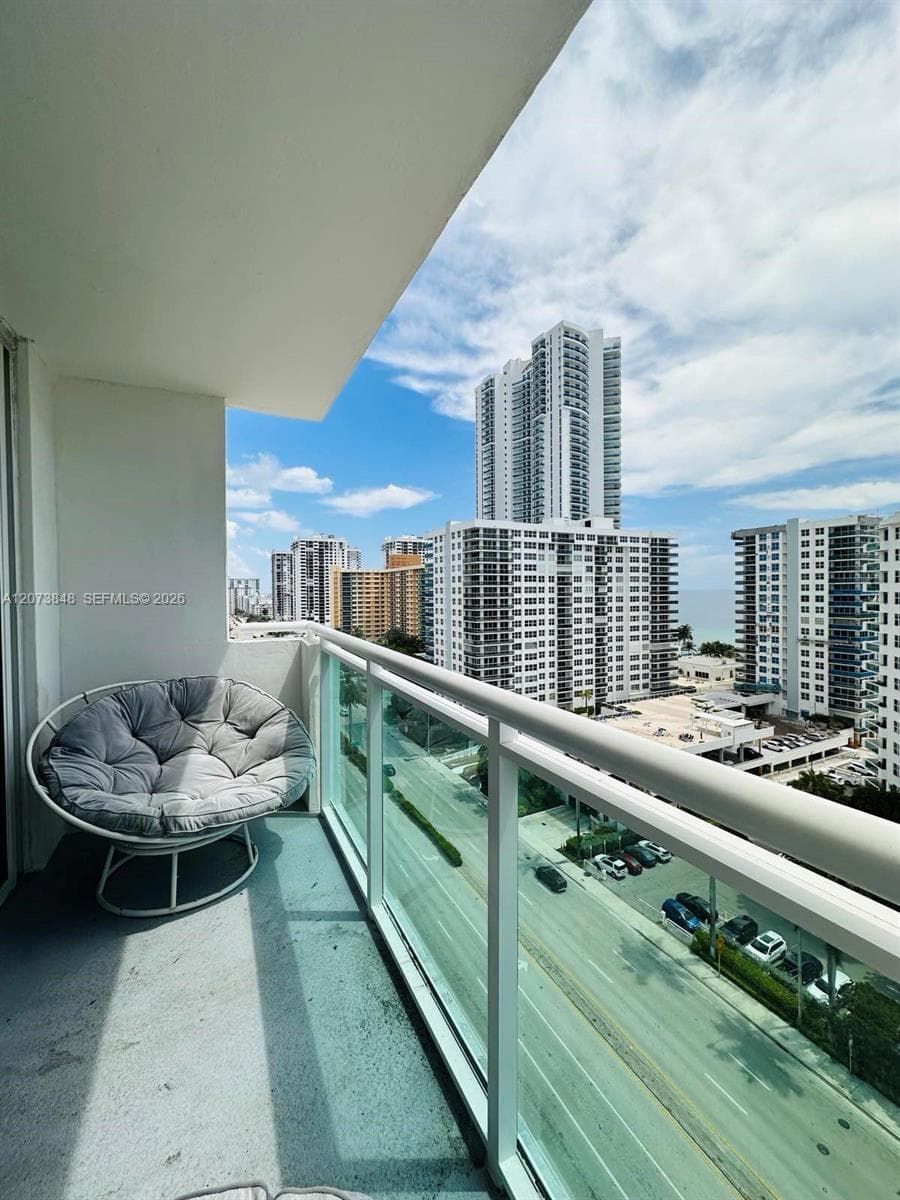 3000 S Ocean Dr 1218 photo 2