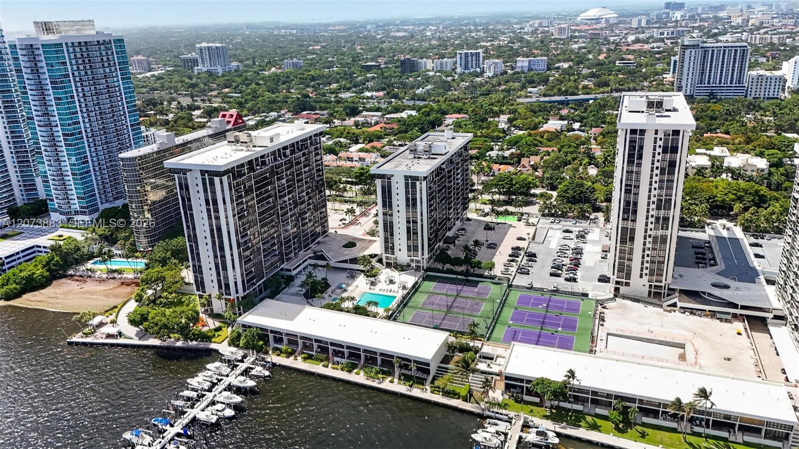 1915 Brickell Ave C1607 photo 4