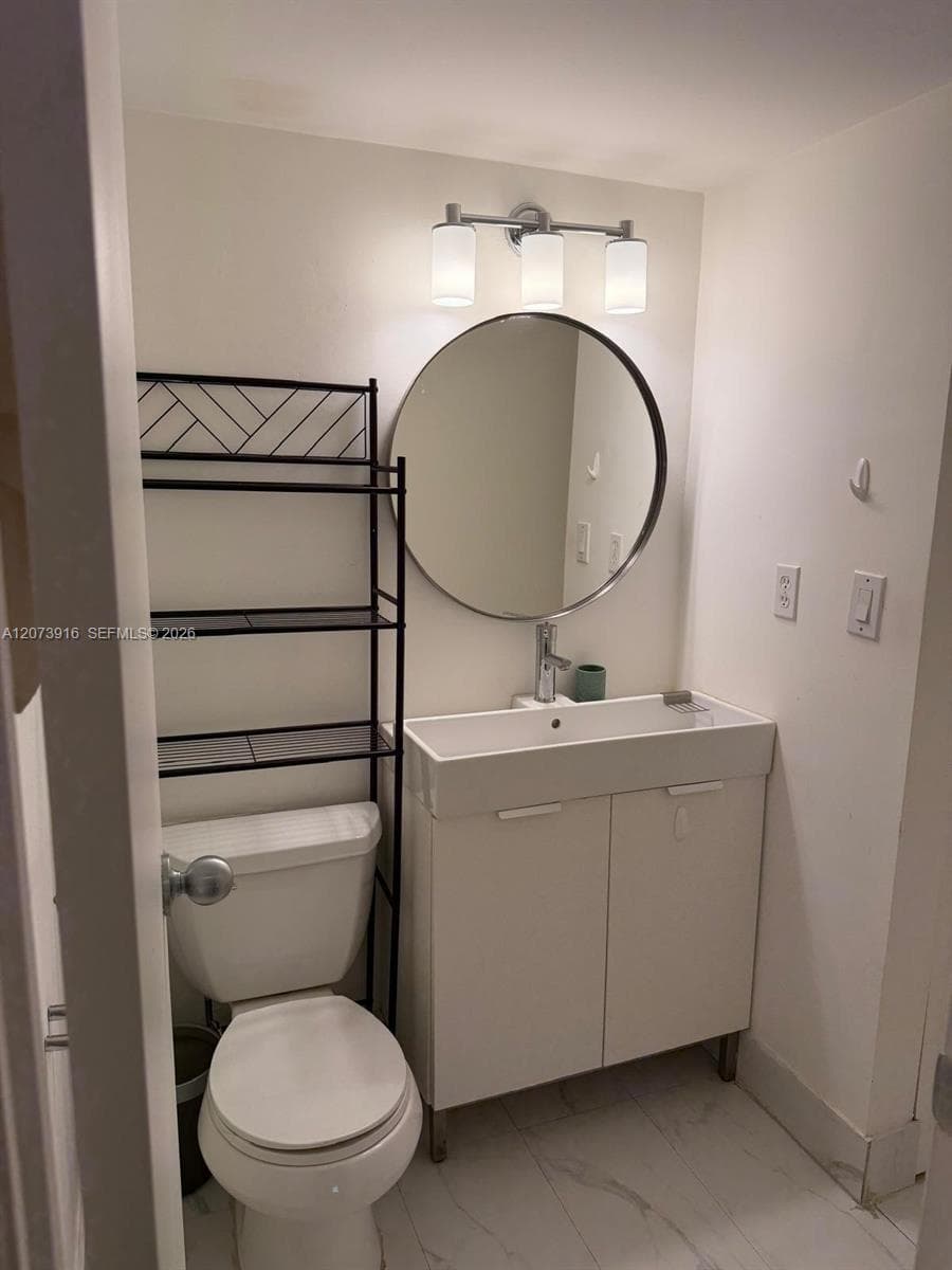 3475 N Country Club Dr 309 photo 8