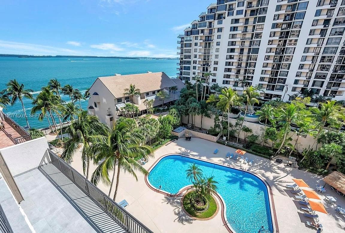 540 Brickell Key Dr 919 photo 6