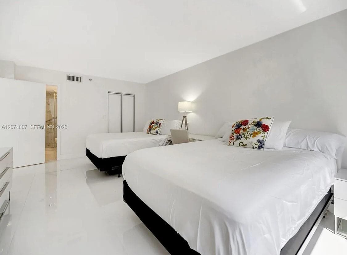 540 Brickell Key Dr 919 photo 7