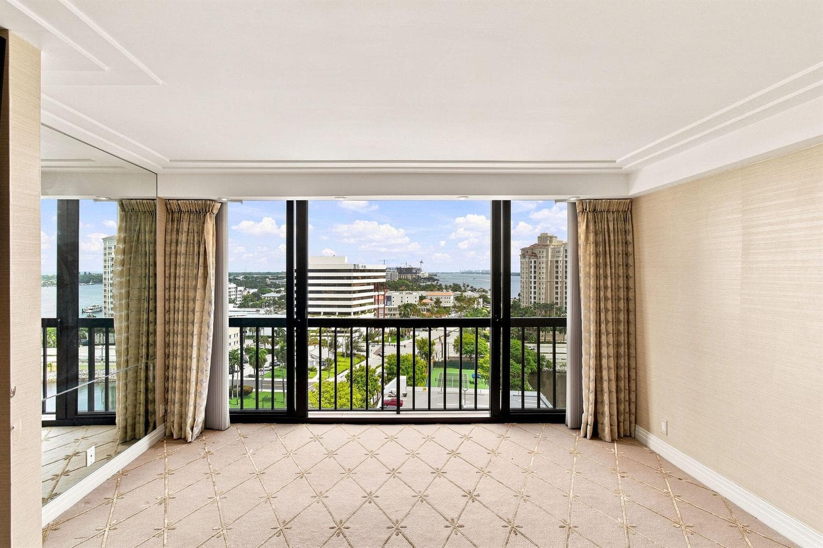 400 N FLAGLER Drive 1701 photo 22