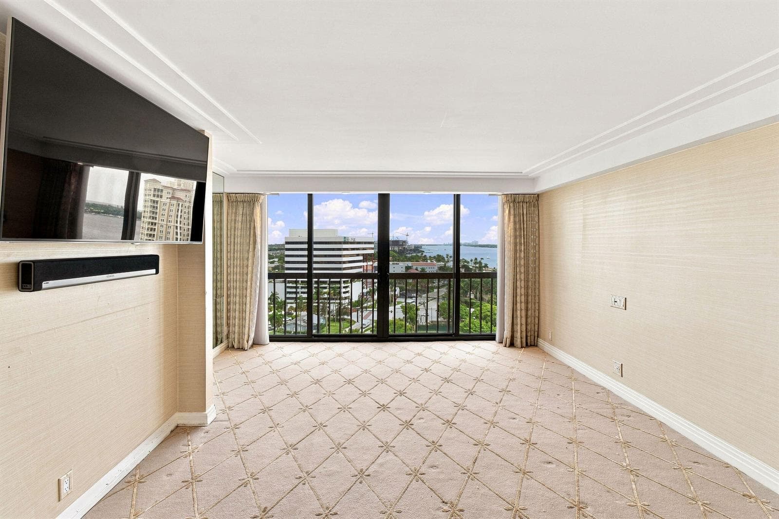 400 N FLAGLER Drive 1701 photo 21
