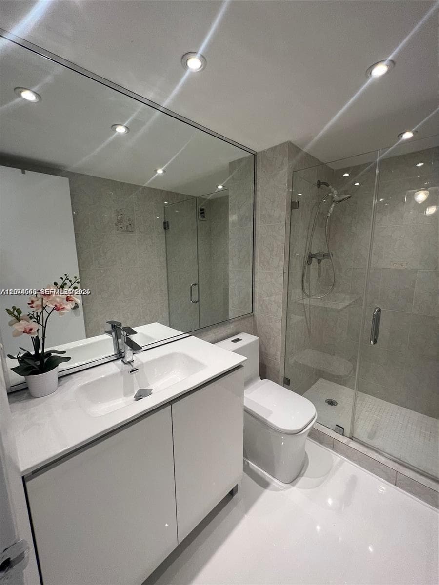 5555 Collins Ave 7T photo 6