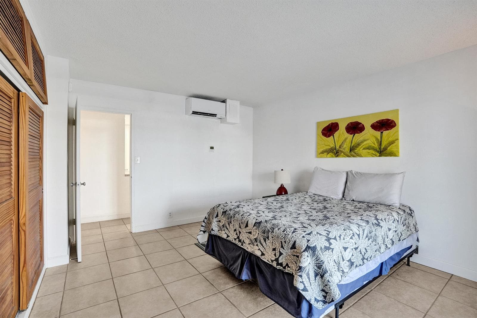 401 N Riverside Drive 201 photo 7