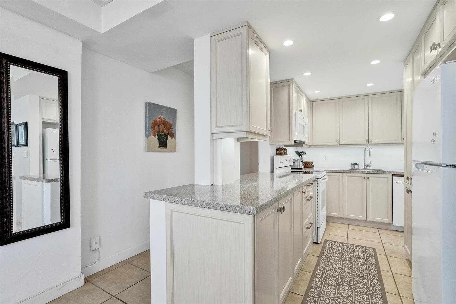 401 N Riverside Drive 201 photo 10