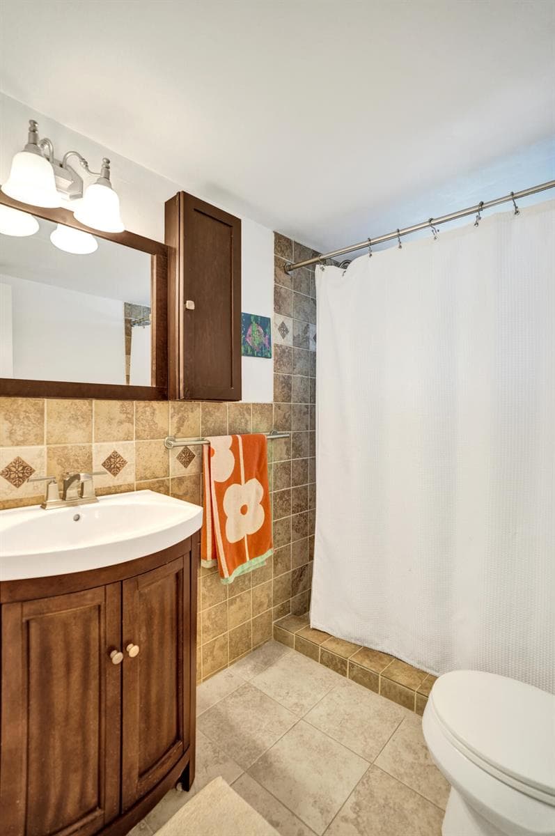 401 N Riverside Drive 201 photo 19