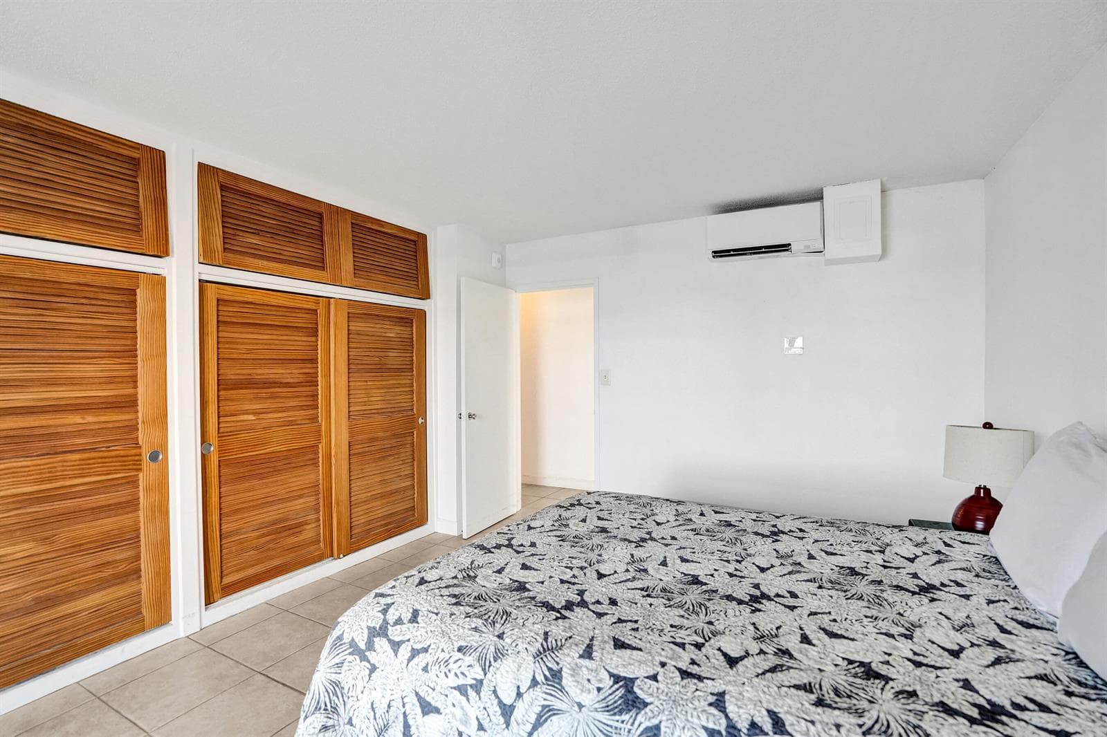 401 N Riverside Drive 201 photo 8