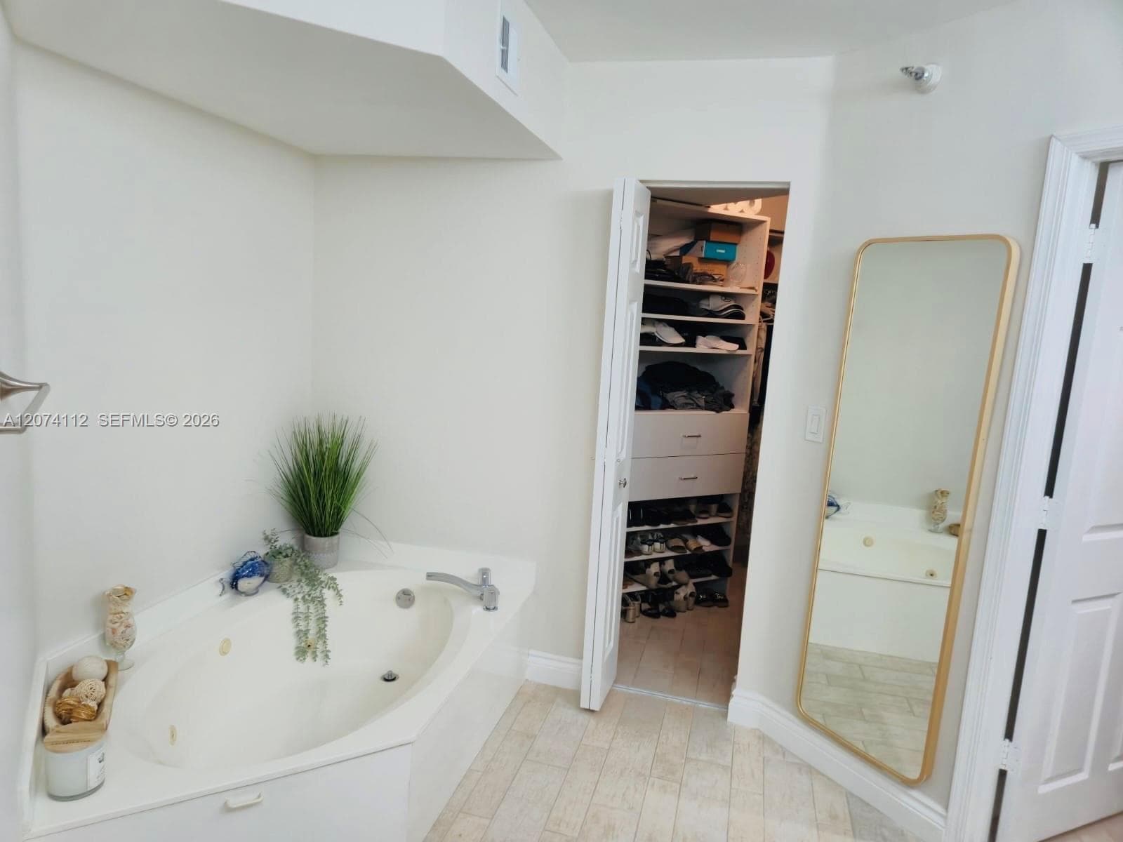 3530 Mystic Pointe Dr 2215 photo 16