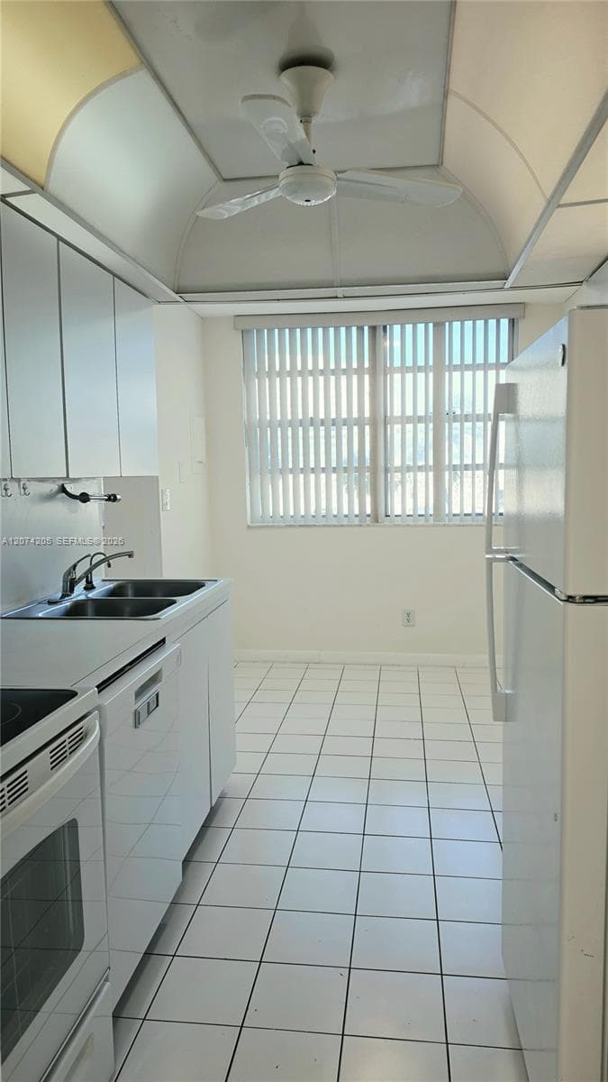 1849 S Ocean Dr 202 photo 7