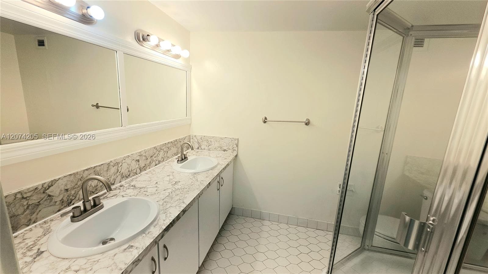 1849 S Ocean Dr 202 photo 19