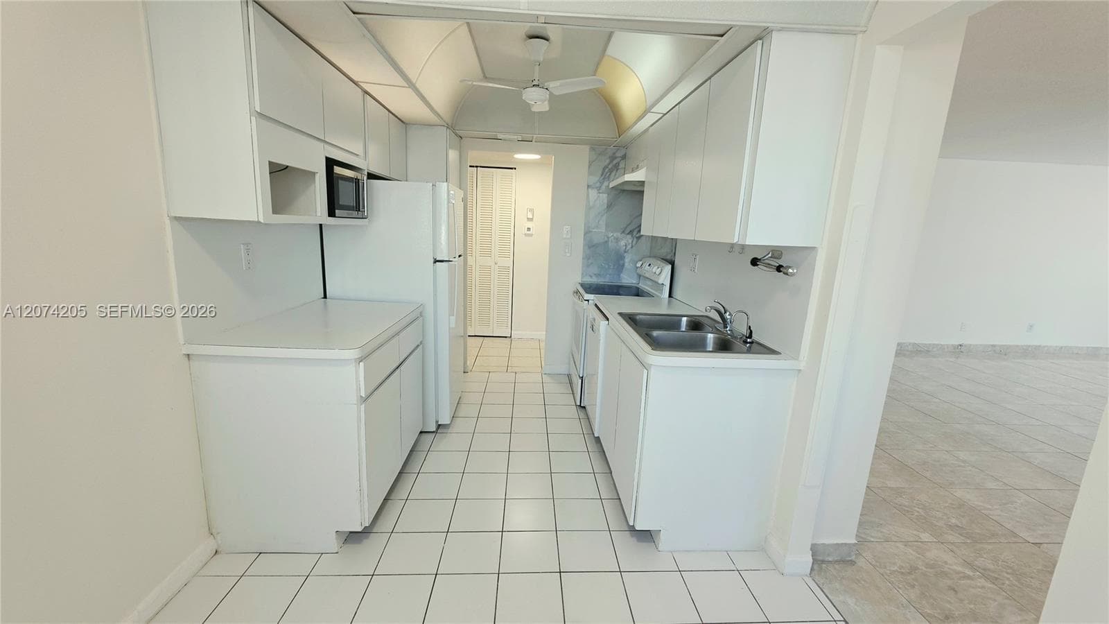1849 S Ocean Dr 202 photo 8