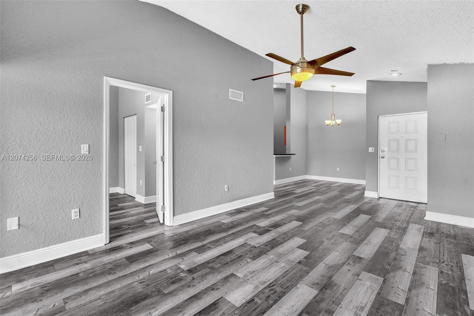 2803 N Oakland Forest Dr 206 photo 2